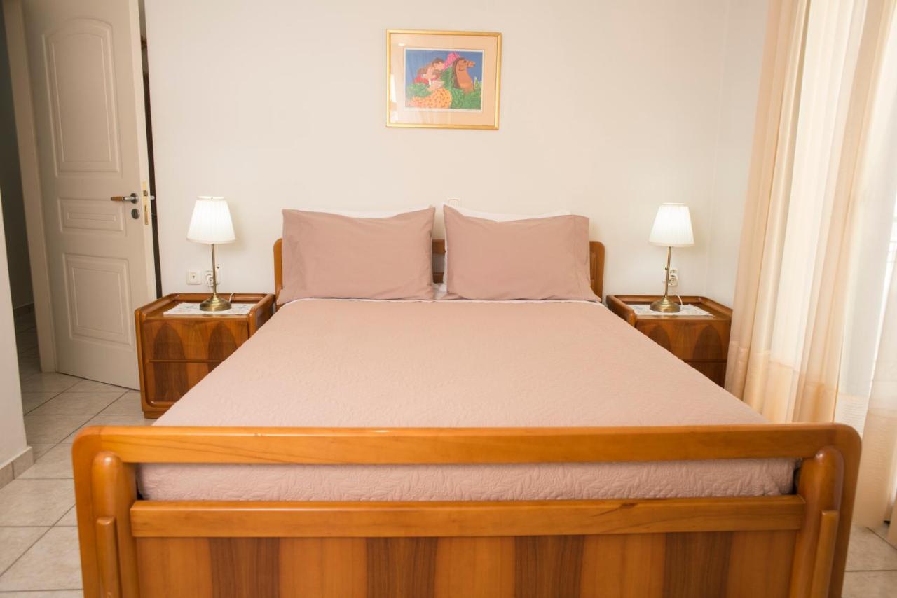 Maisonette With Garden In The Heart Of The Historical Kalamata Center Dış mekan fotoğraf