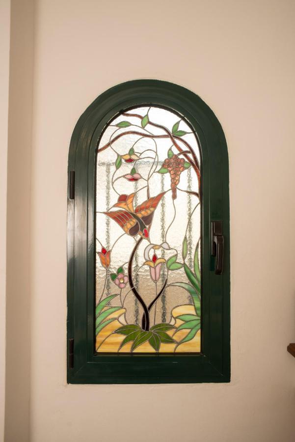 Maisonette With Garden In The Heart Of The Historical Kalamata Center Dış mekan fotoğraf