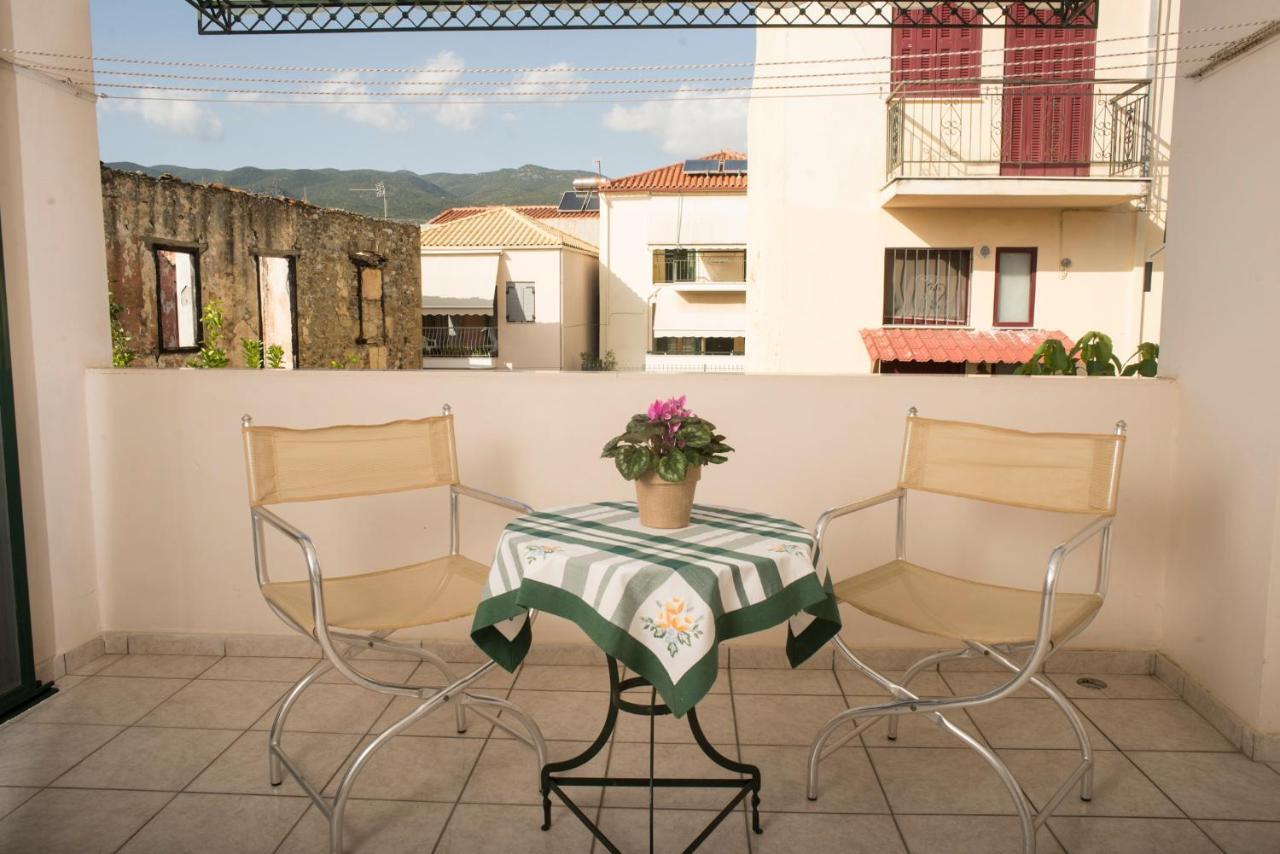 Maisonette With Garden In The Heart Of The Historical Kalamata Center Dış mekan fotoğraf