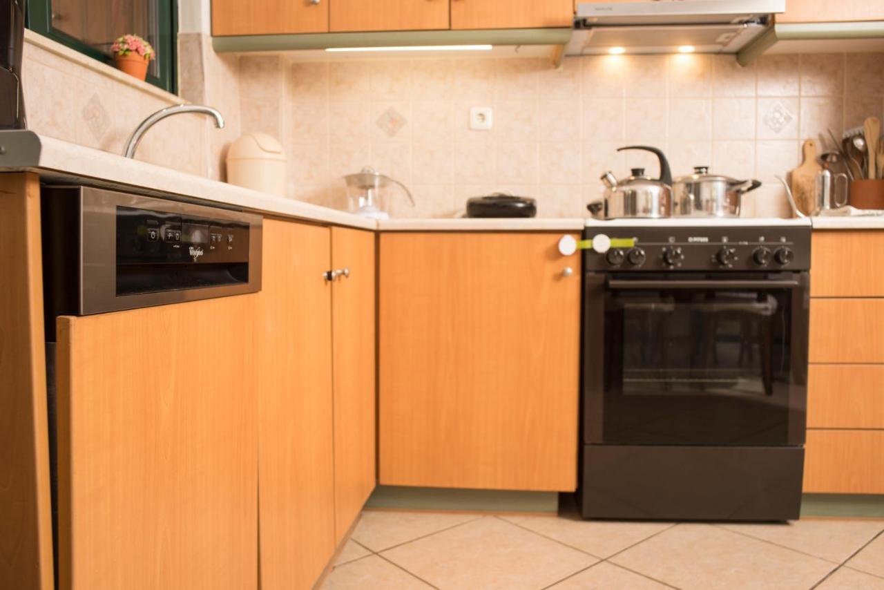 Maisonette With Garden In The Heart Of The Historical Kalamata Center Dış mekan fotoğraf