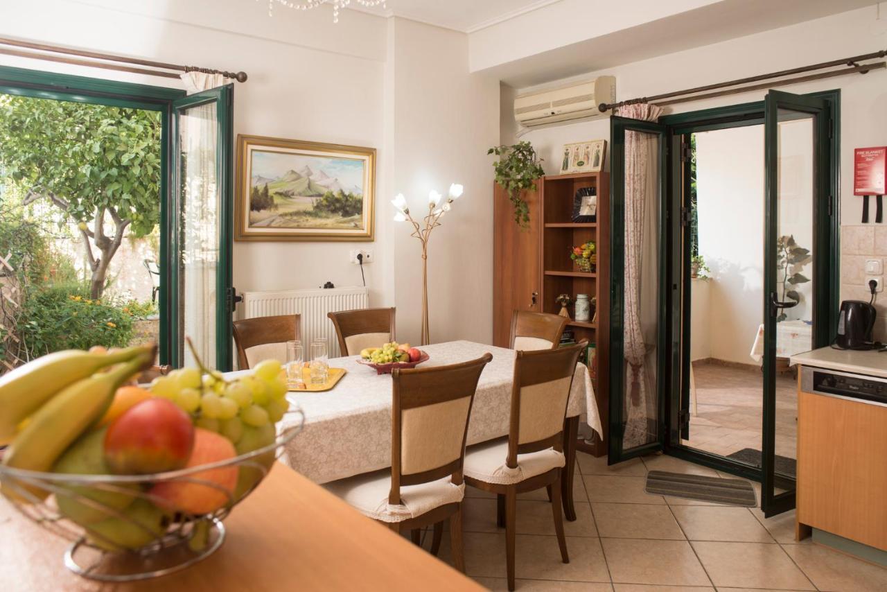 Maisonette With Garden In The Heart Of The Historical Kalamata Center Dış mekan fotoğraf