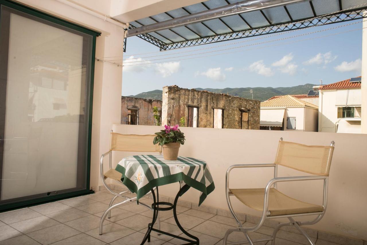 Maisonette With Garden In The Heart Of The Historical Kalamata Center Dış mekan fotoğraf