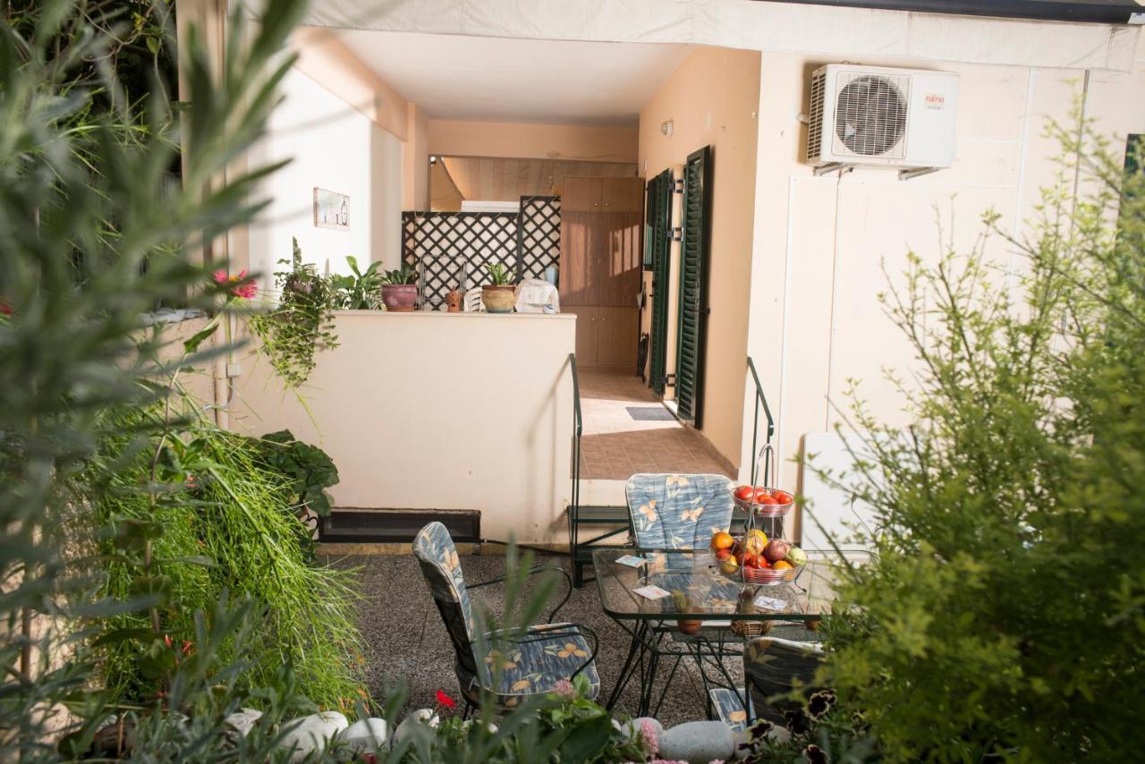 Maisonette With Garden In The Heart Of The Historical Kalamata Center Dış mekan fotoğraf
